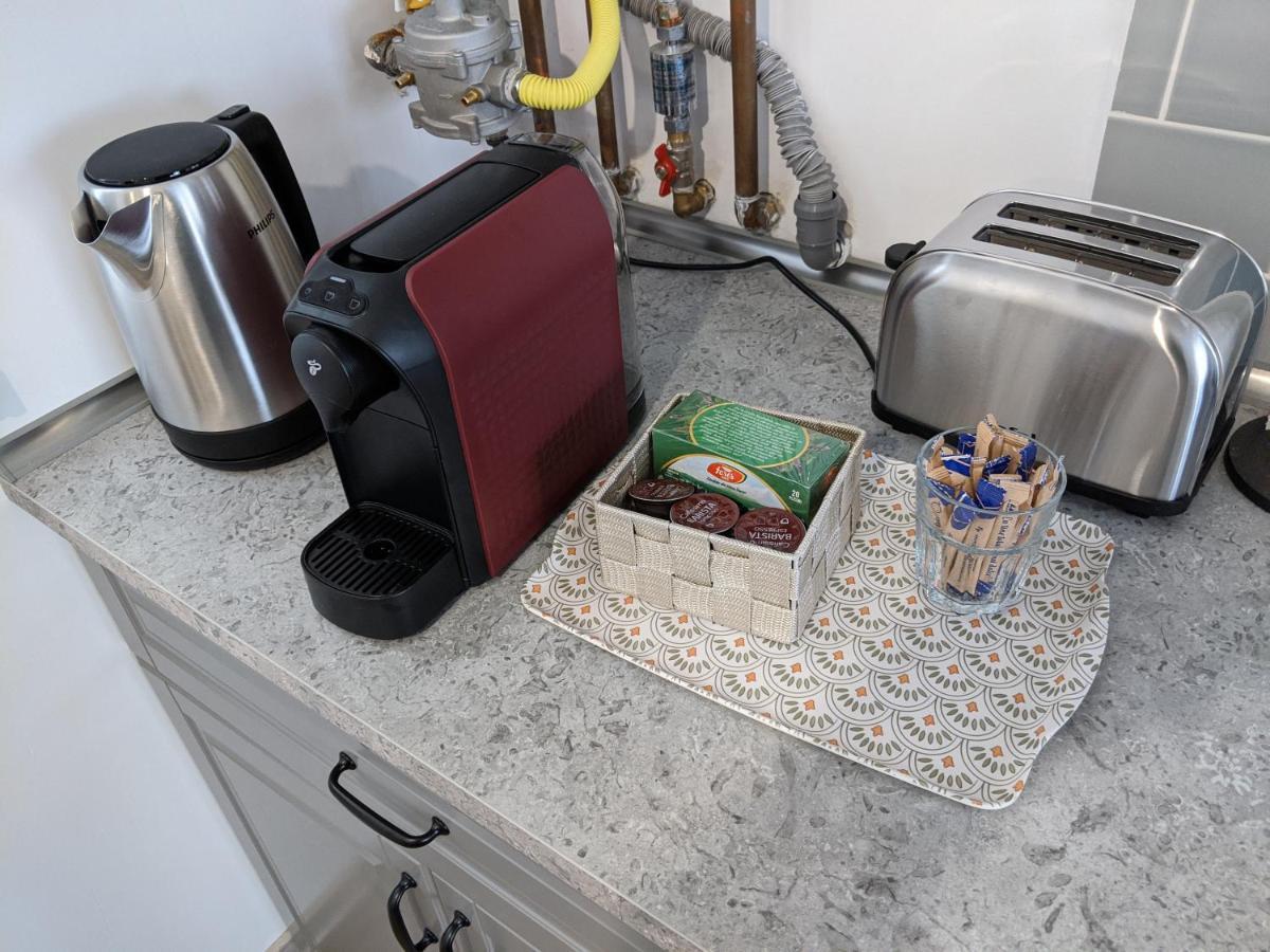 Alina'S Deluxe Apartment And Free Private Parking Dumbravita  エクステリア 写真